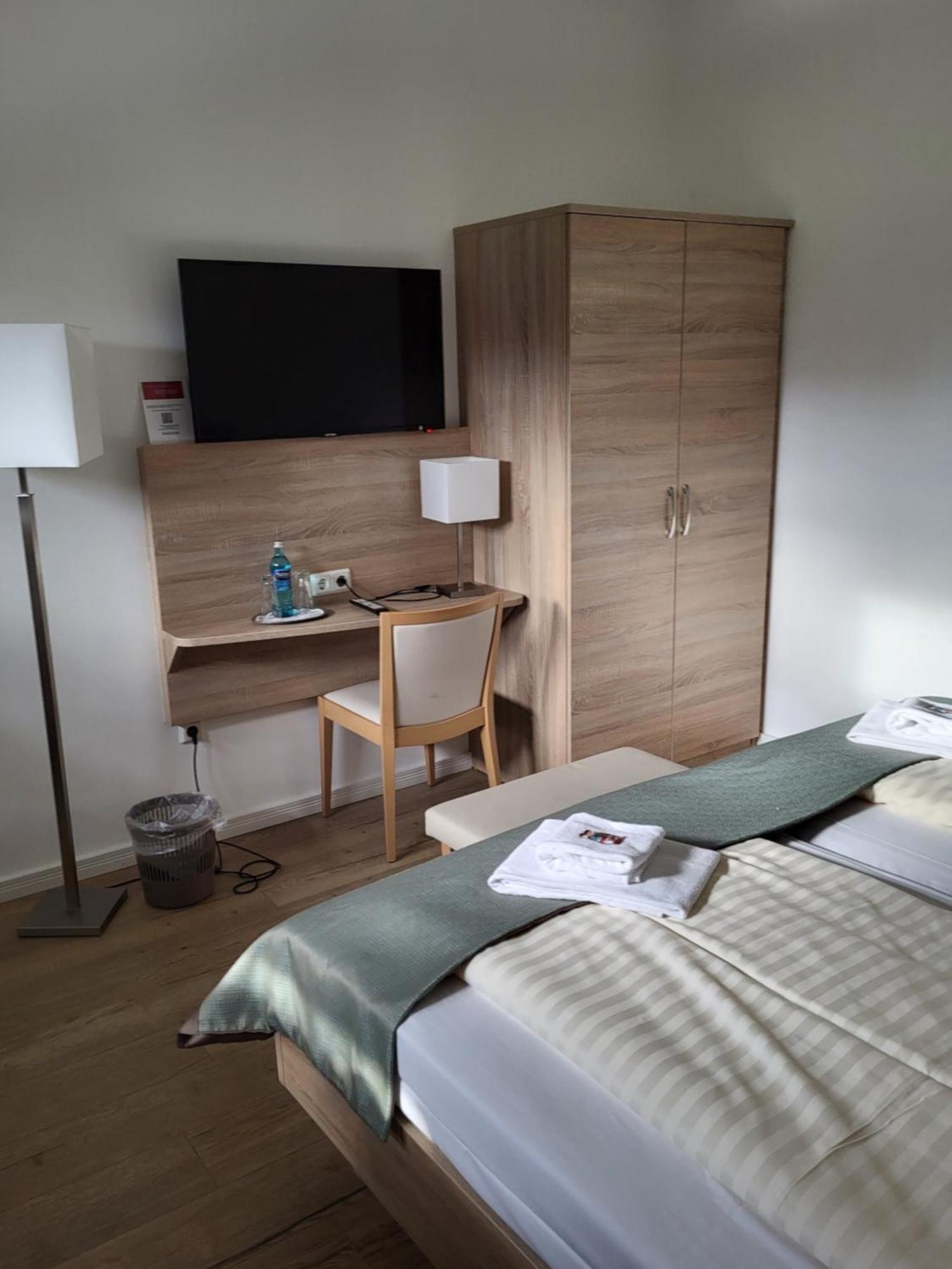 Bootshaus Hotel Bedekaspel Buitenkant foto