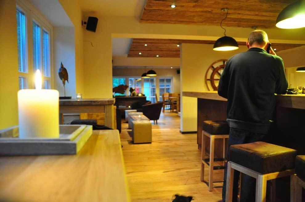 Bootshaus Hotel Bedekaspel Buitenkant foto